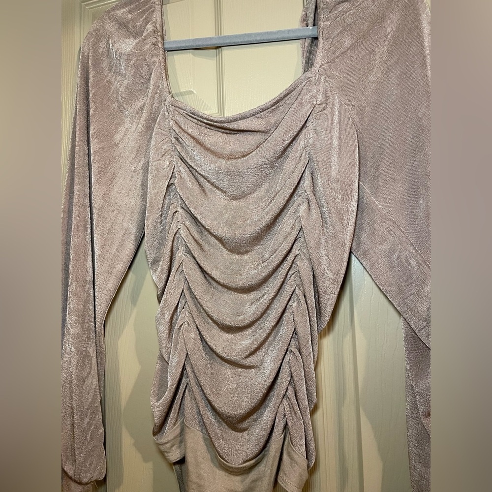 Chic Ruched Long Sleeve Bodysuit - Picture 3 of 9